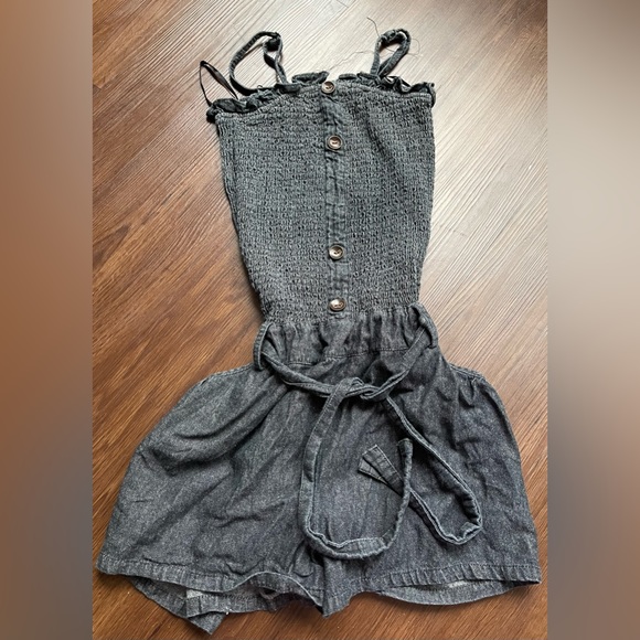 A short Jean Jumpsuit - Picture 1 of 2